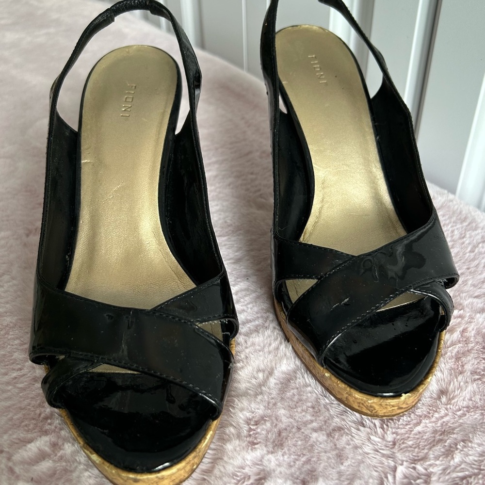FIONI Black Patent and Cork Platform Slingbacks with Peep-Toe
